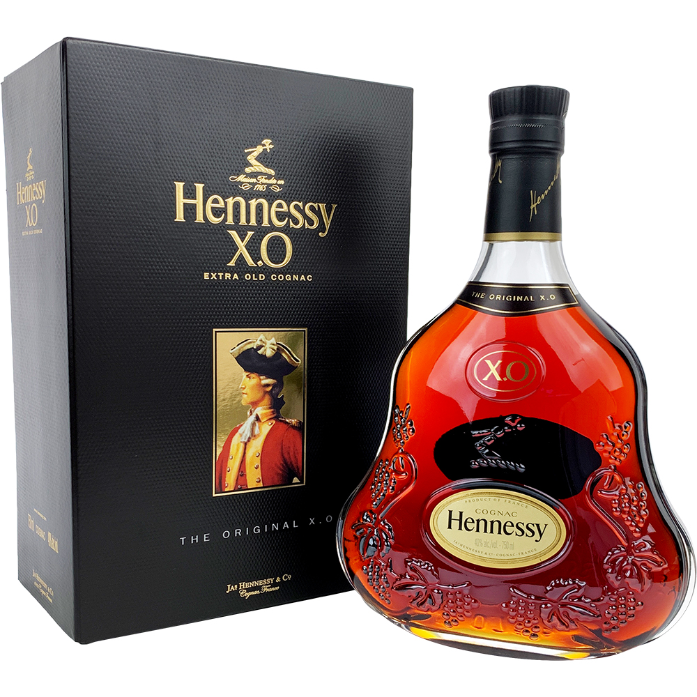 Коньяк хеннесси купить в москве. Коньяк Hennessy 0.5 Cognac. Коньяк Хеннесси Иксо. Коньяк Hennessy XO 0.5. Хеннесси Экстра Олд.